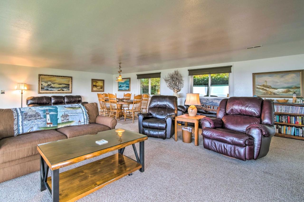 Cliffside Lighthouse Beach Home With Ocean View 쿠스베이 외부 사진
