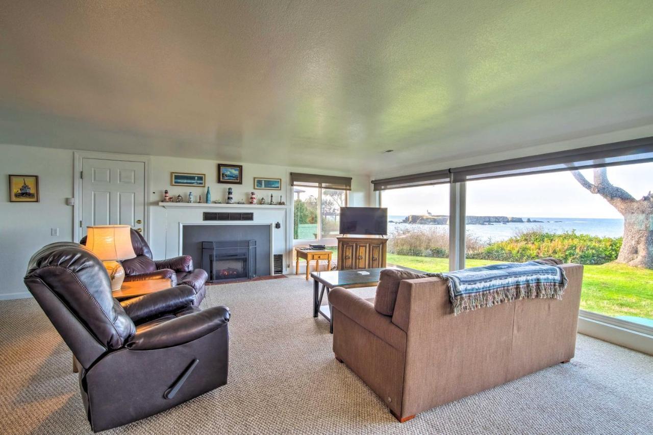 Cliffside Lighthouse Beach Home With Ocean View 쿠스베이 외부 사진