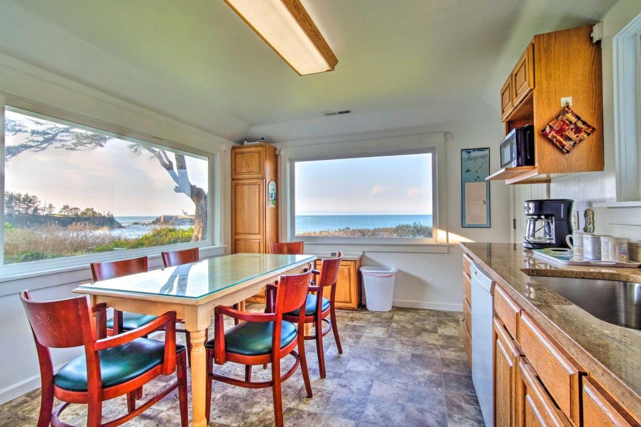 Cliffside Lighthouse Beach Home With Ocean View 쿠스베이 외부 사진
