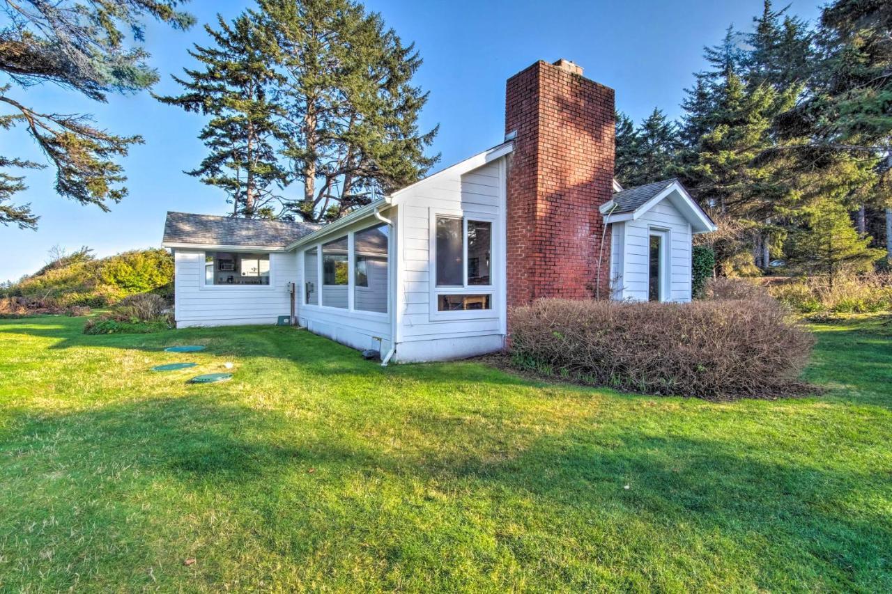 Cliffside Lighthouse Beach Home With Ocean View 쿠스베이 외부 사진